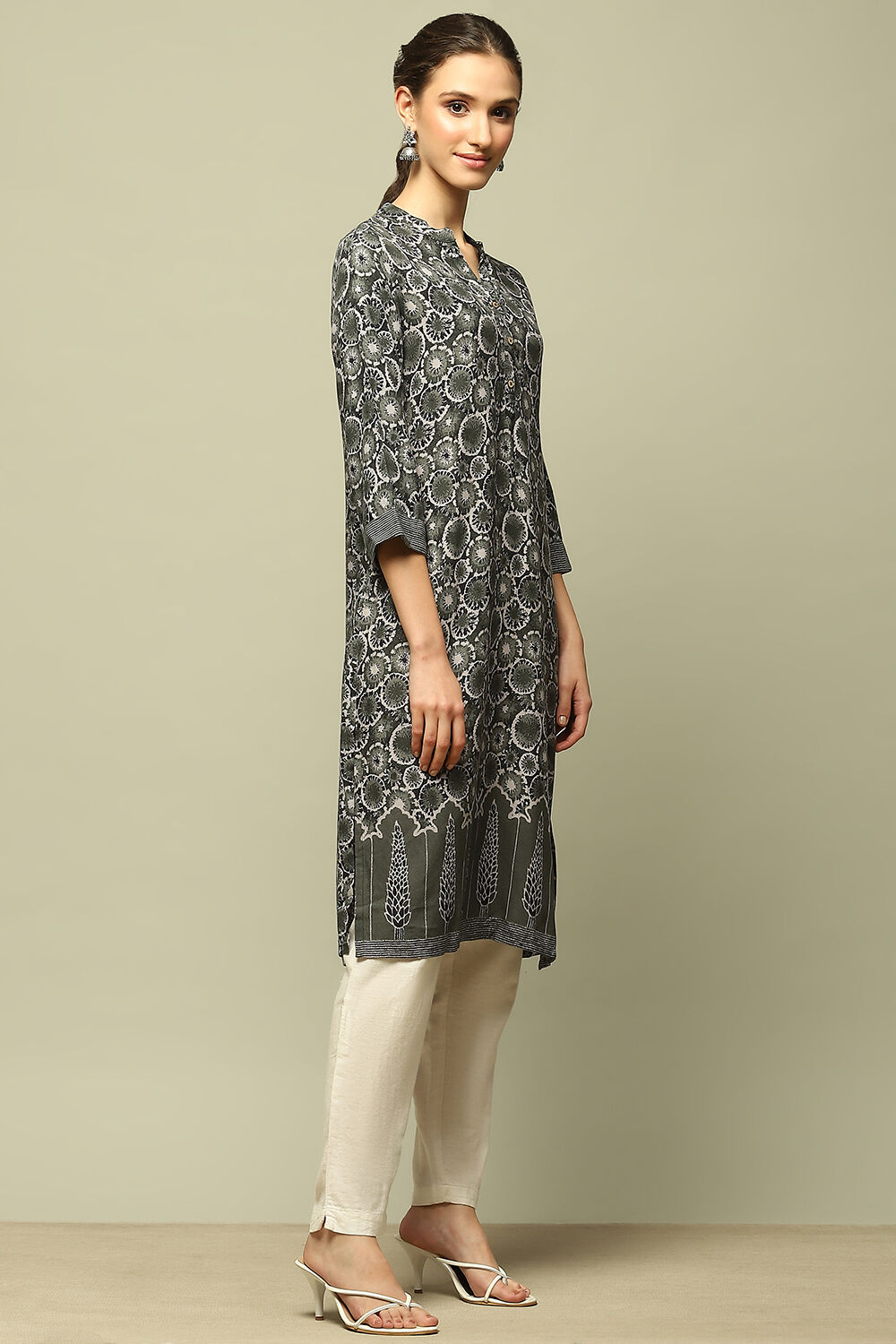 Black Rayon Printed Straight Kurta image number 4