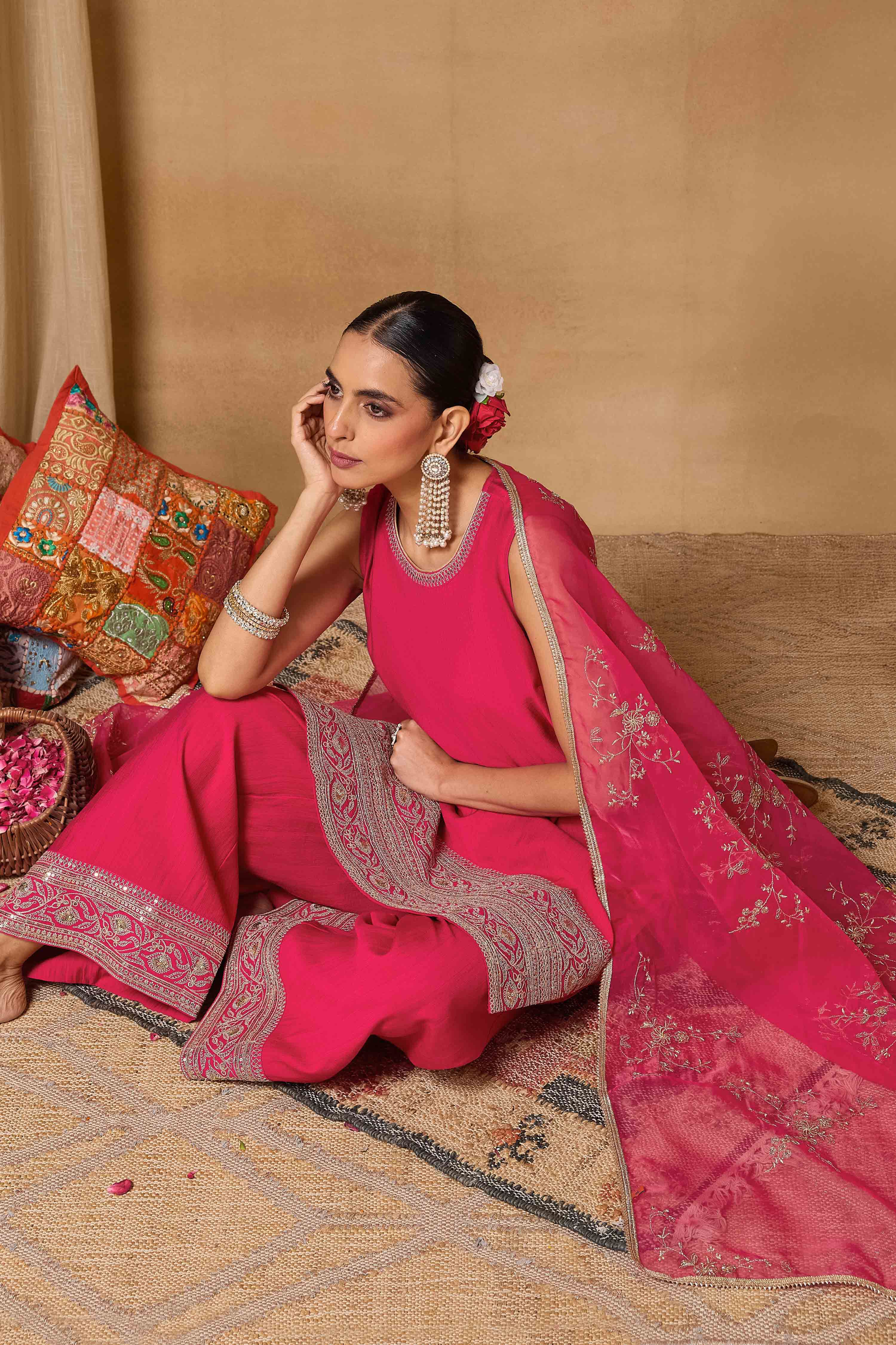 Pink Viscose Blend Straight Solid Suit Set image number 9