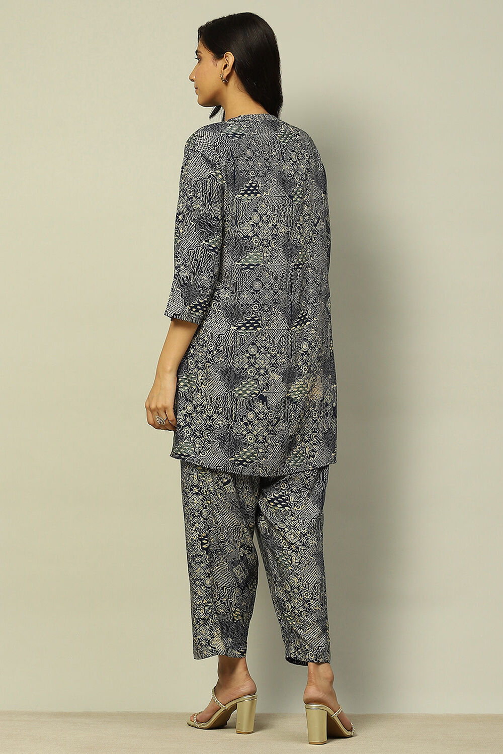 Navy Blue Printed Straight Kurta Pants Co-ord Set image number 4