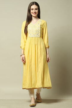 Yellow Rayon Slub Straight Dress image number 5