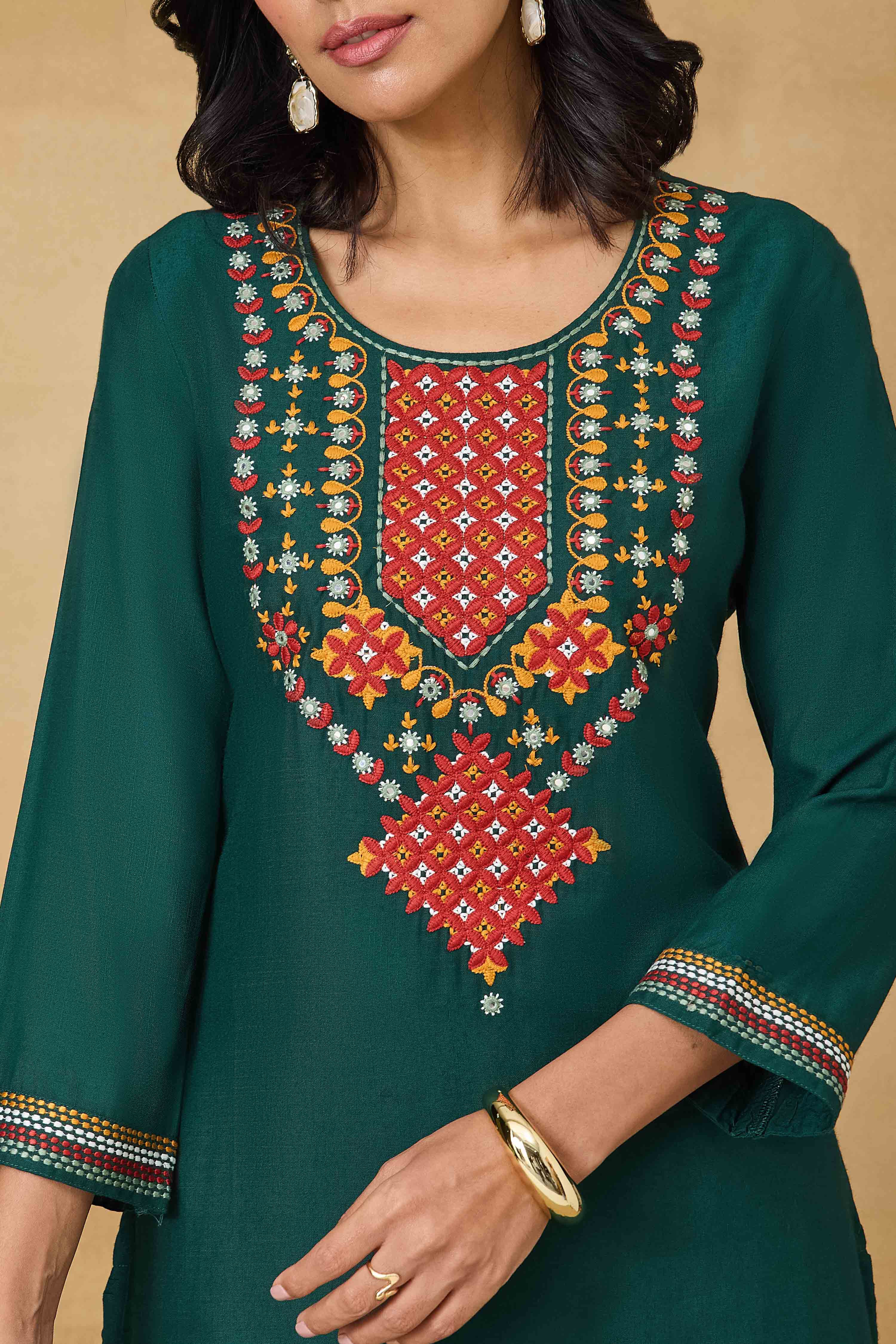 Yellow Viscose Rayon Straight Solid Kurta image number 1