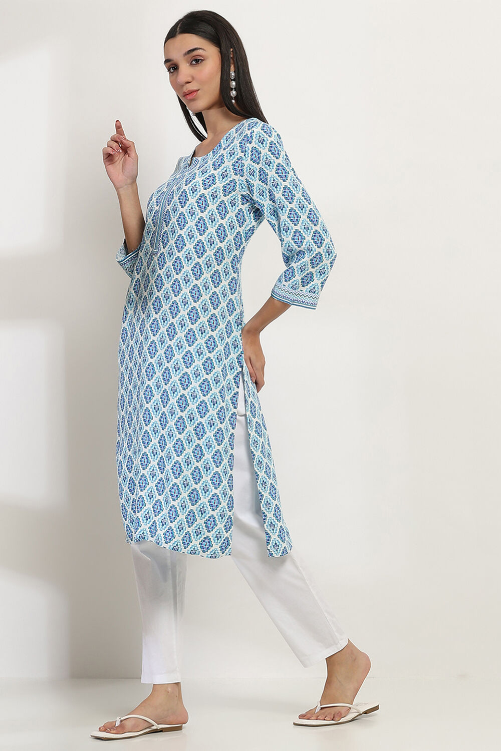 Blue Printed Straight Kurta image number 2