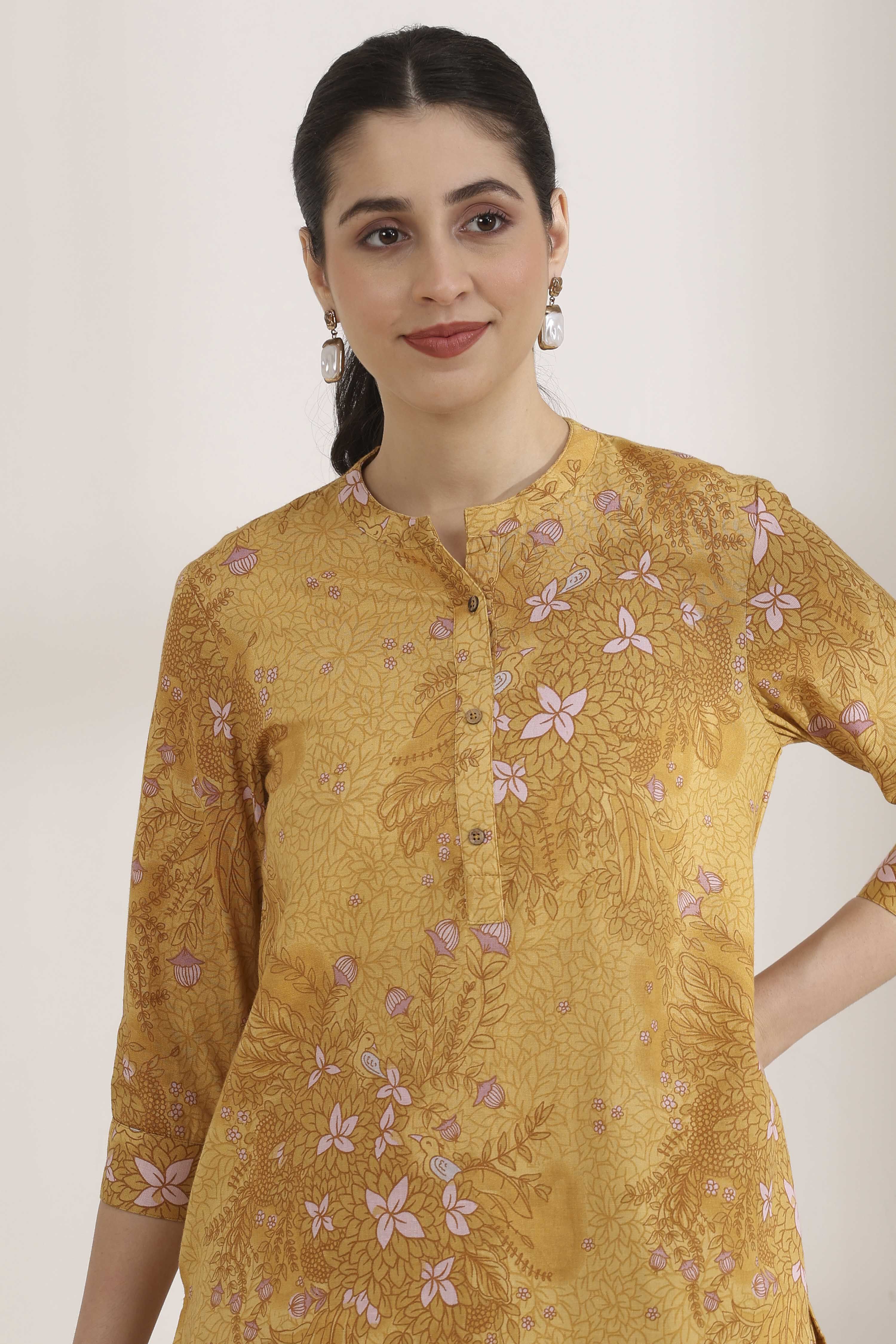 Yellow Cotton Flex Straight Printed Kurta Pants Set image number 1