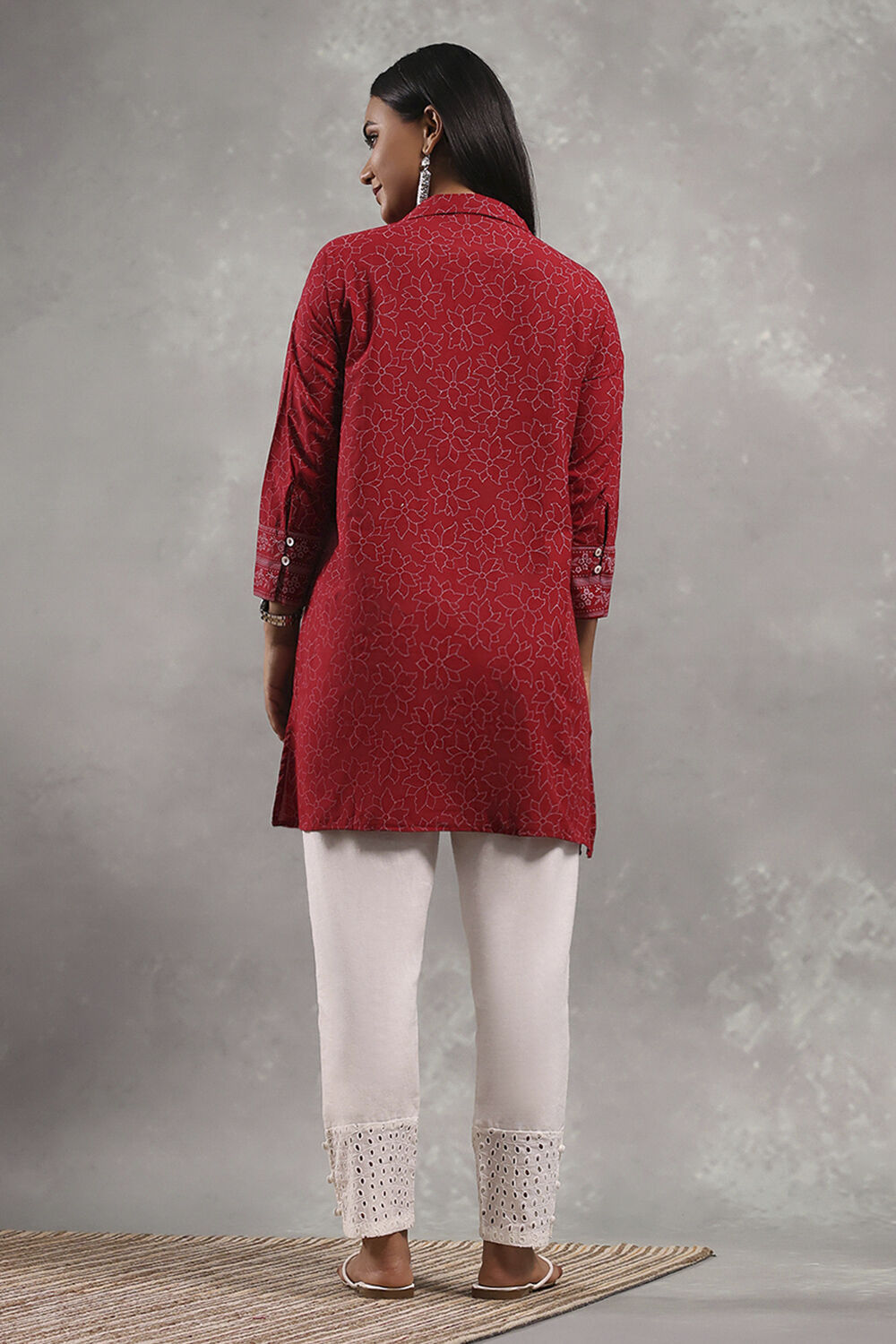 Red Cotton Printed Straight Top image number 3