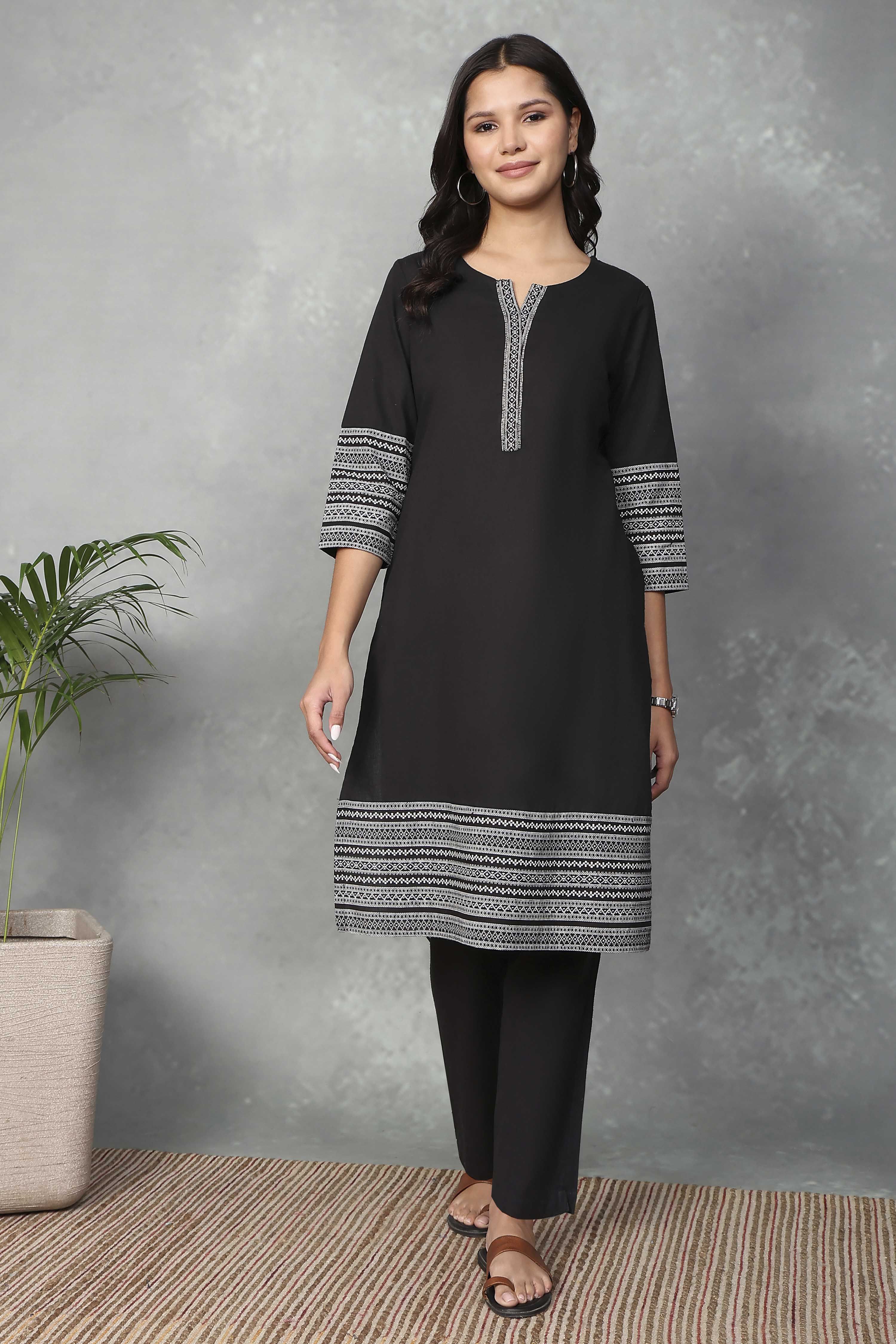 Black Cotton Blend Solid Straight Kurta image number 5