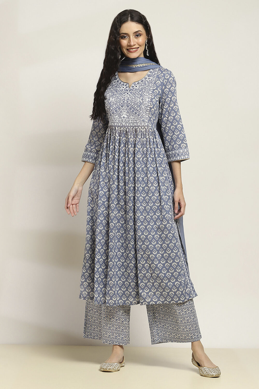 Grey Cotton Gathered Suit Set With Dupatta image number 6