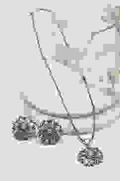 White Brass Necklace Set image number 4