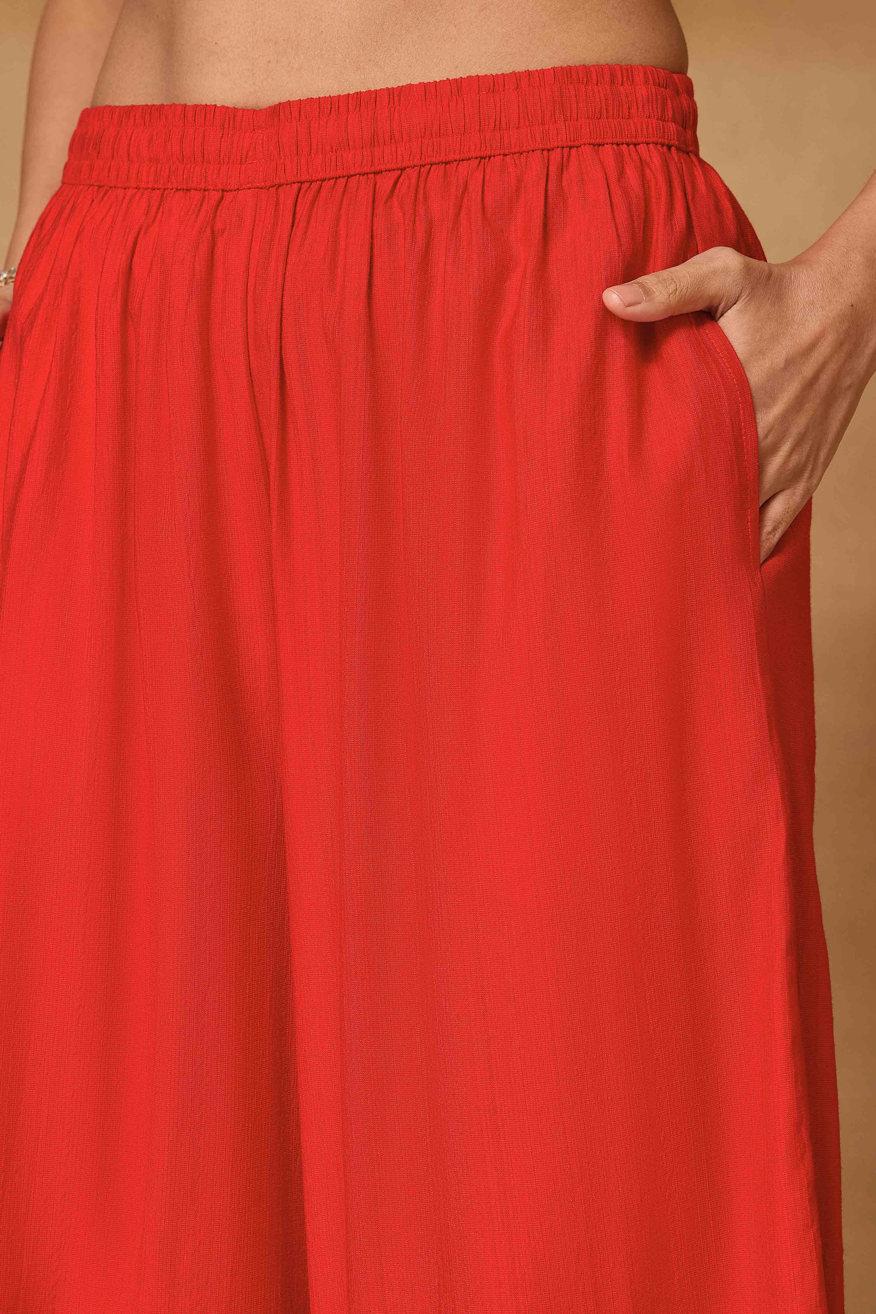 Red Viscose Blend Straight Solid Suit Set image number 2