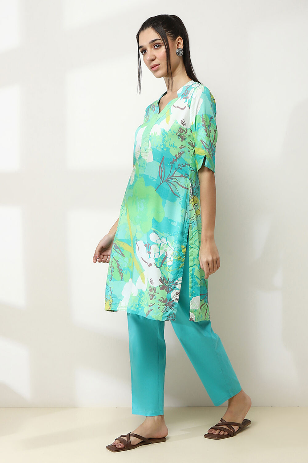 Aqua Floral Printed Straight Kurta image number 2