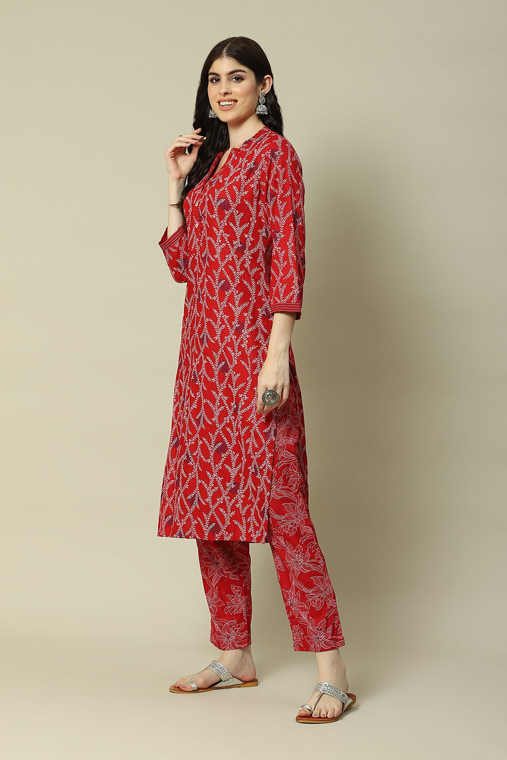 Red LIVA Straight Printed Kurta Palazzo Suit Set image number 3