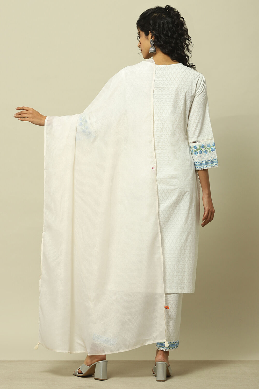 Ecru Self-Striped Dupatta image number 2