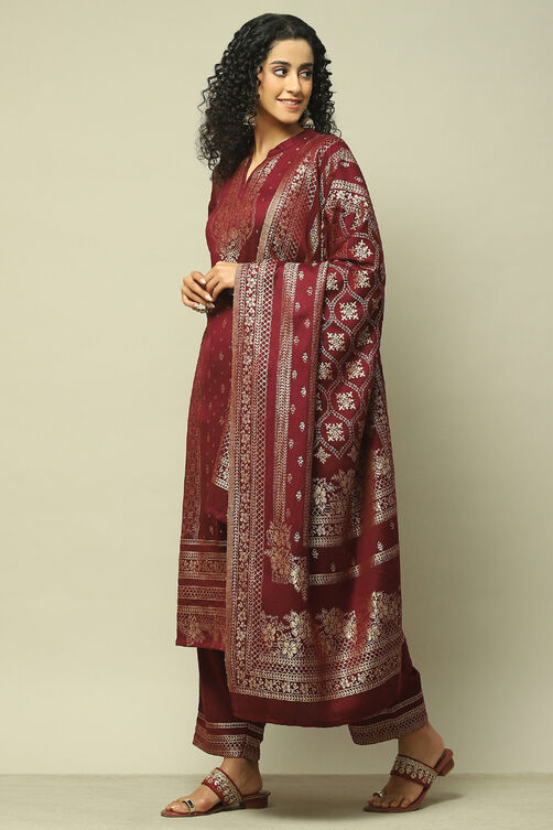 Maroon Poly Viscose Straight Yarndyed Kurta Palazzo Suit Set image number 4