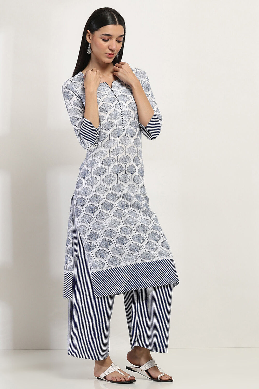 Blue Printed Straight Kurta Set image number 5
