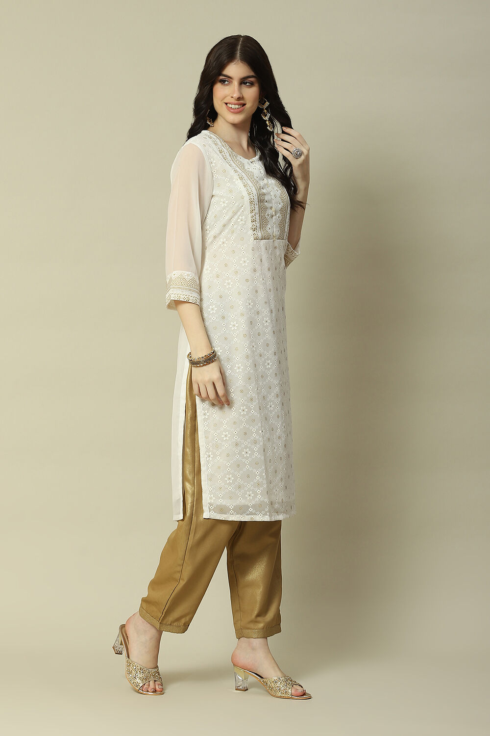 Off-white Poly Georgette Embroidered Straight Kurta image number 3