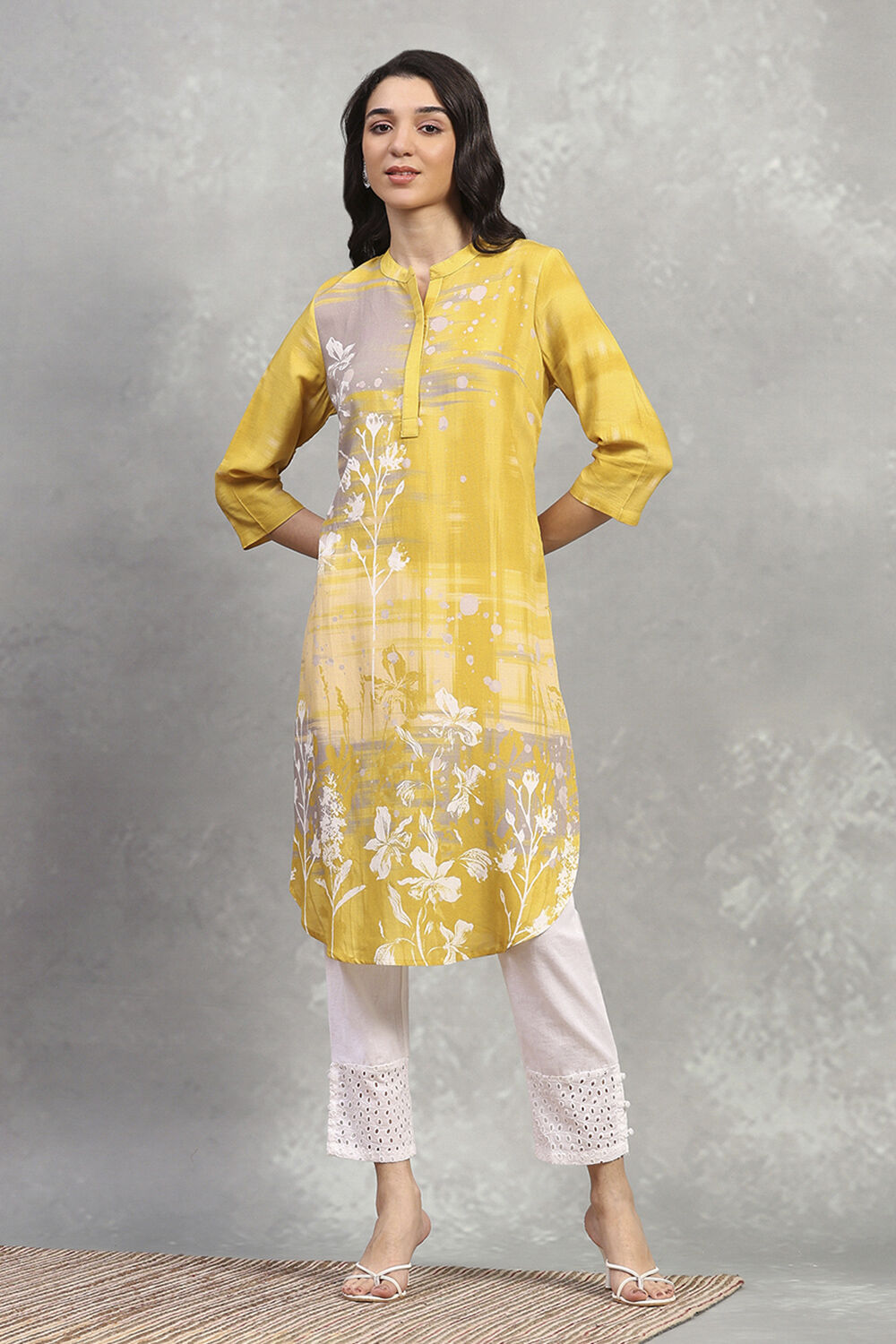 Yellow Viscose Rayon Printed Straight Kurta image number 5