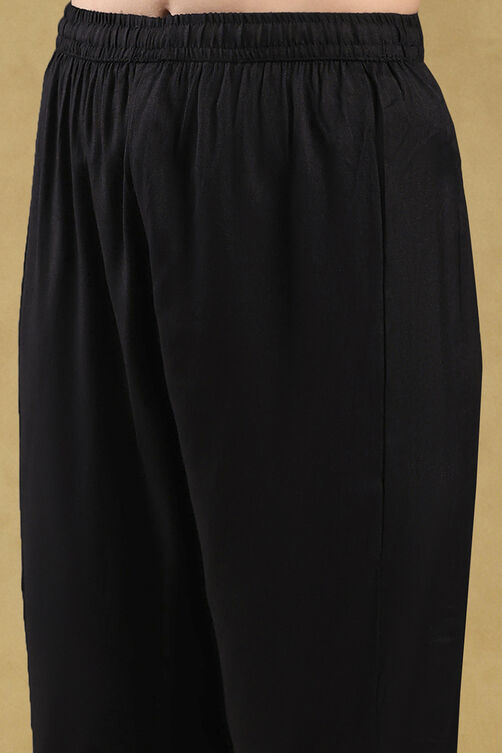 Black Viscose Blend Solid Straight Suit Set image number 2
