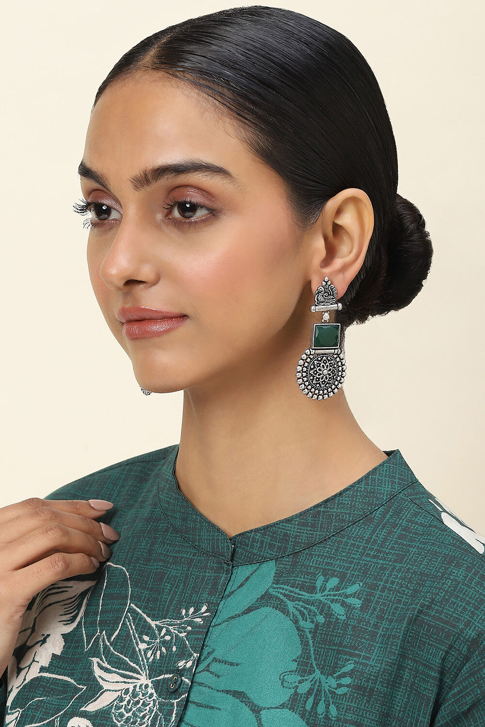 Green Alloy Drop & Danglers image number 3