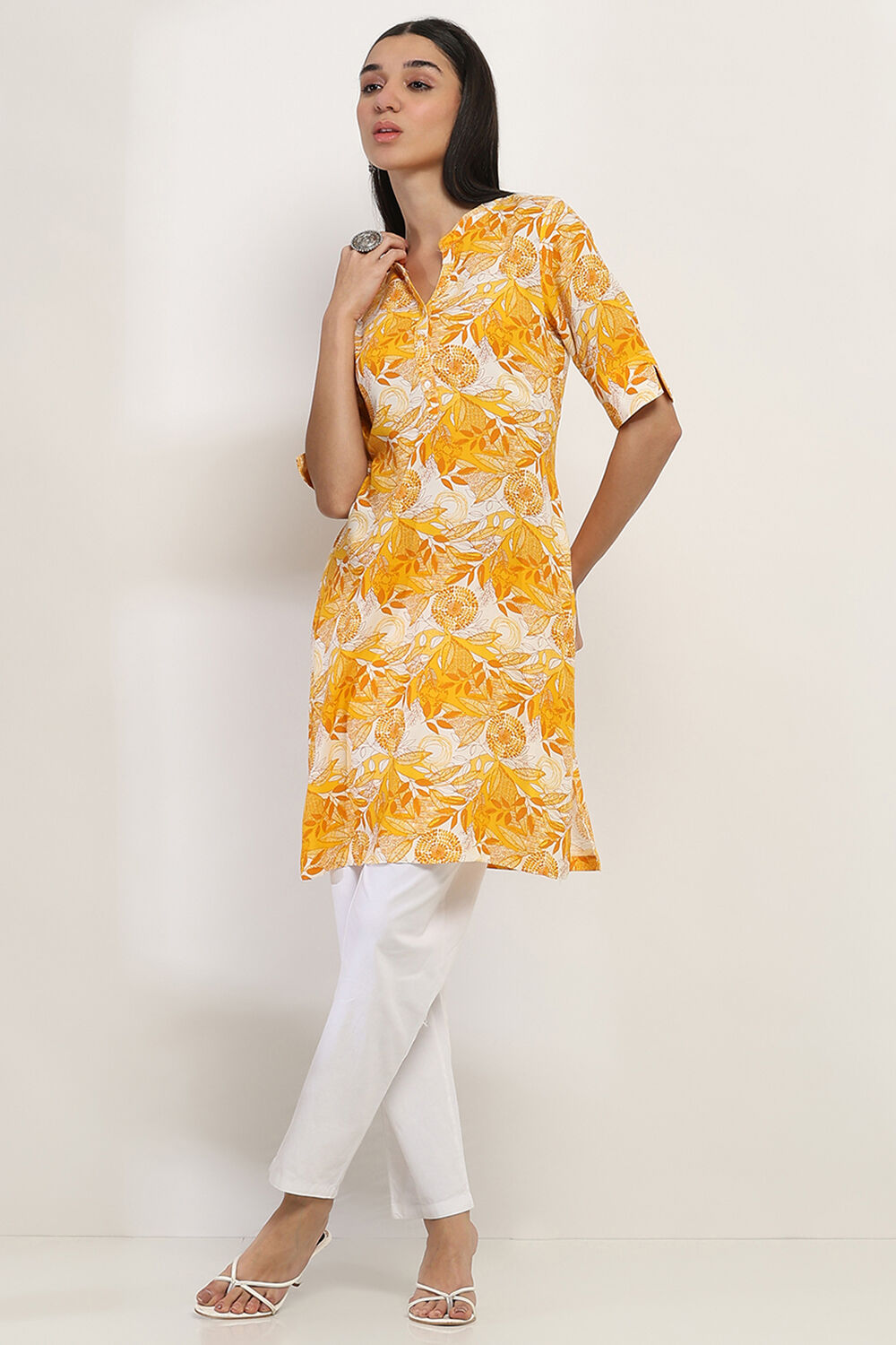 Yellow Printed Straight Kurta image number 5