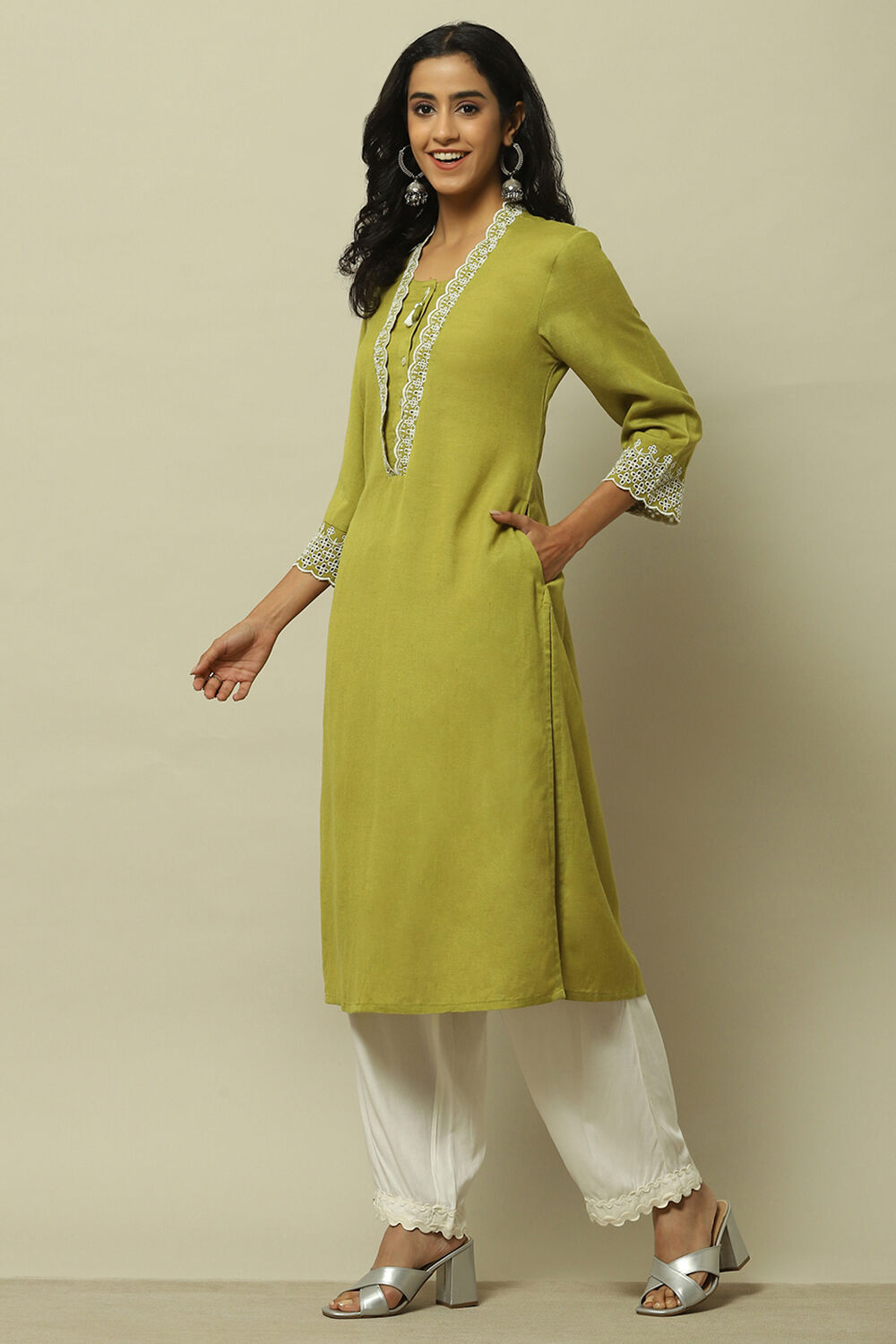 Lime Green Solid Straight Kurta image number 2