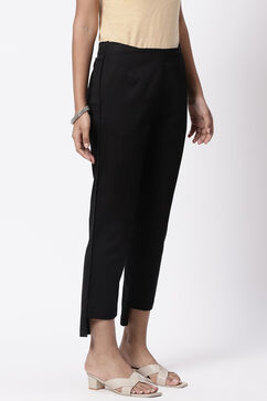 Black Solid Slim Pants image number 3