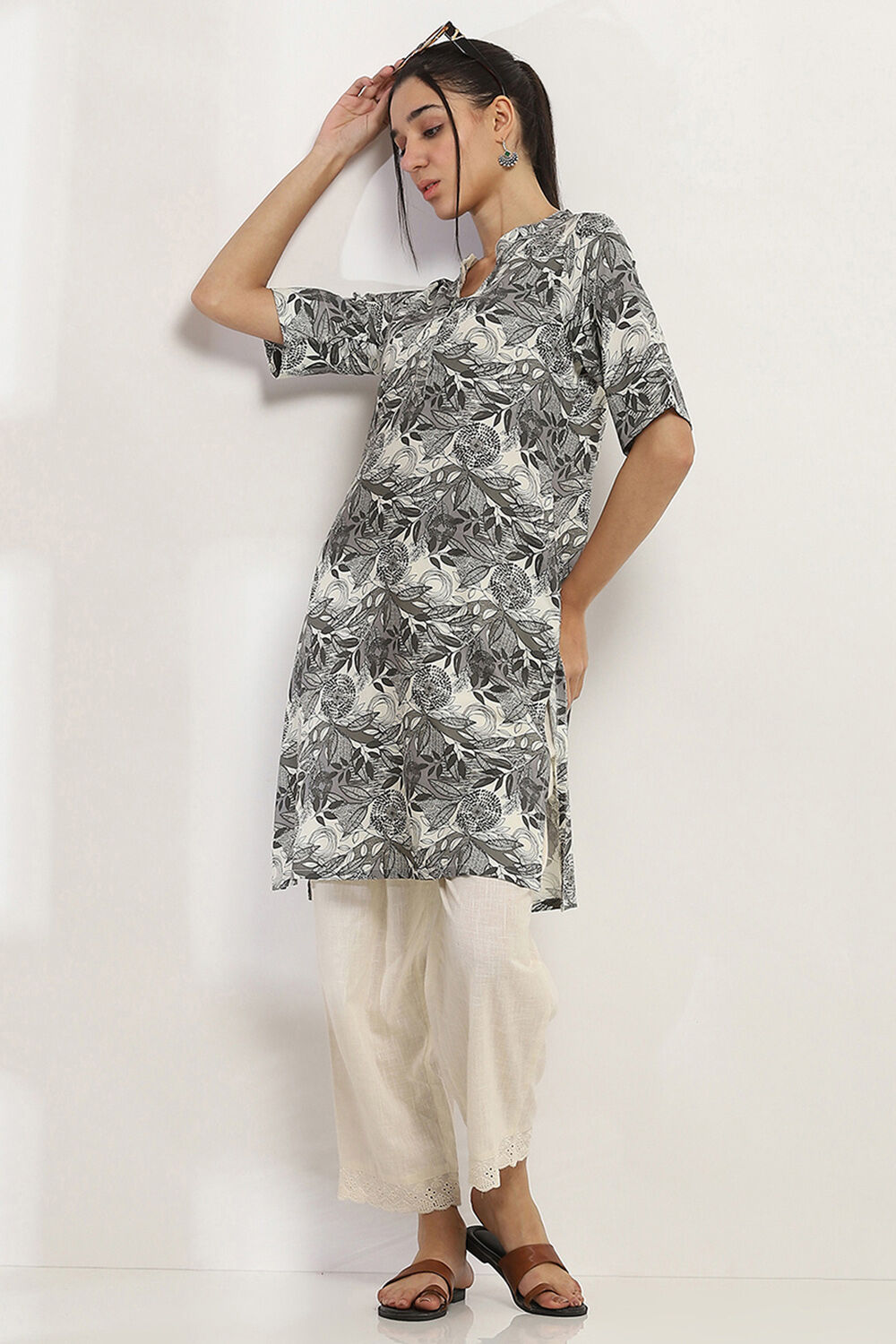 Yellow Printed Straight Kurta image number 0