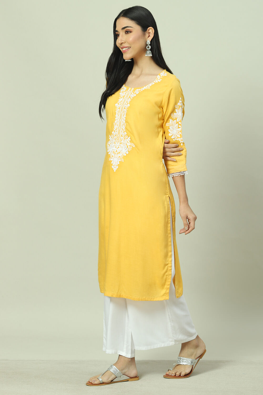 Yellow Embroidered Detail Straight Kurta image number 2