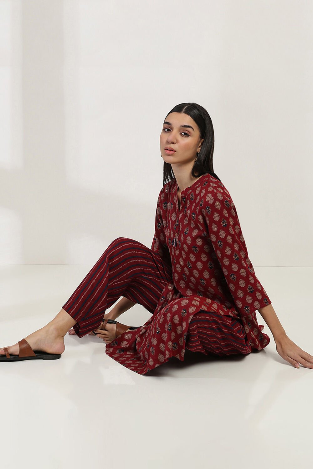 Red Cotton Blend Straight Kurta Set image number 7