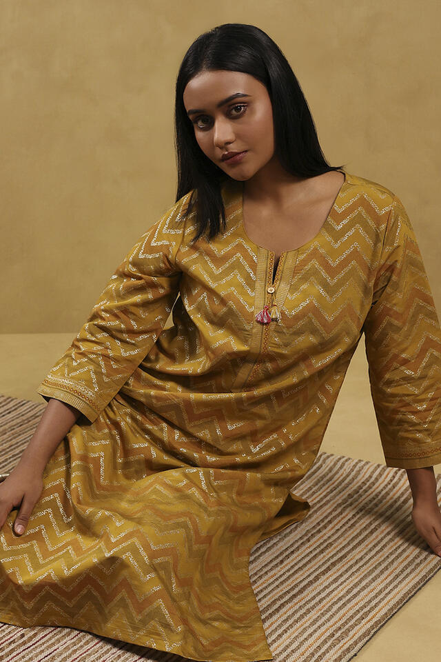 Rangriti Viscose Blend Printed Straight Kurta in Yellow
