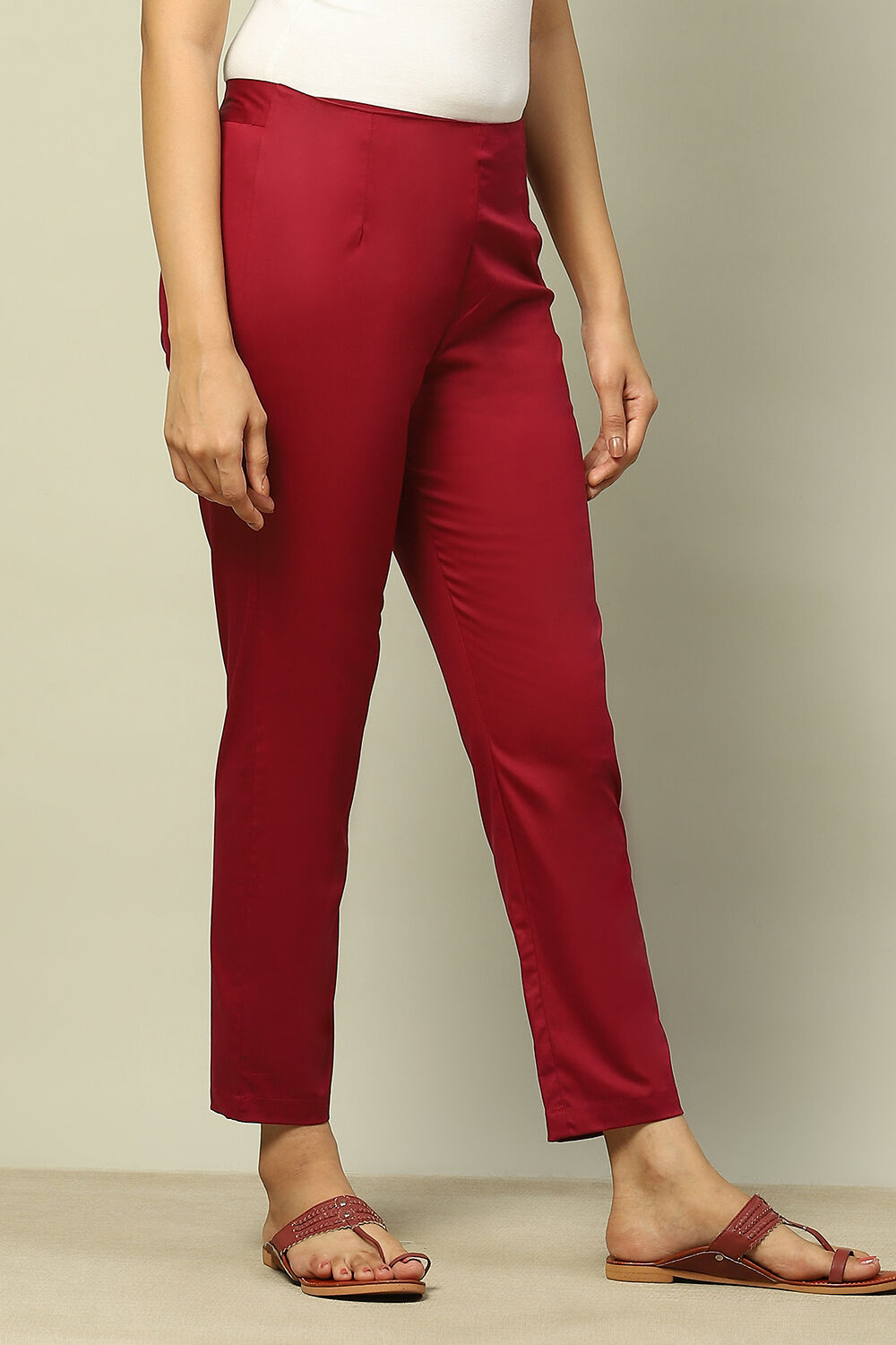 Nephrite Green Cotton Blend Solid Patyala image number 3