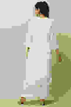 White Poly Georgette Embroidered Straight Kurta image number 3