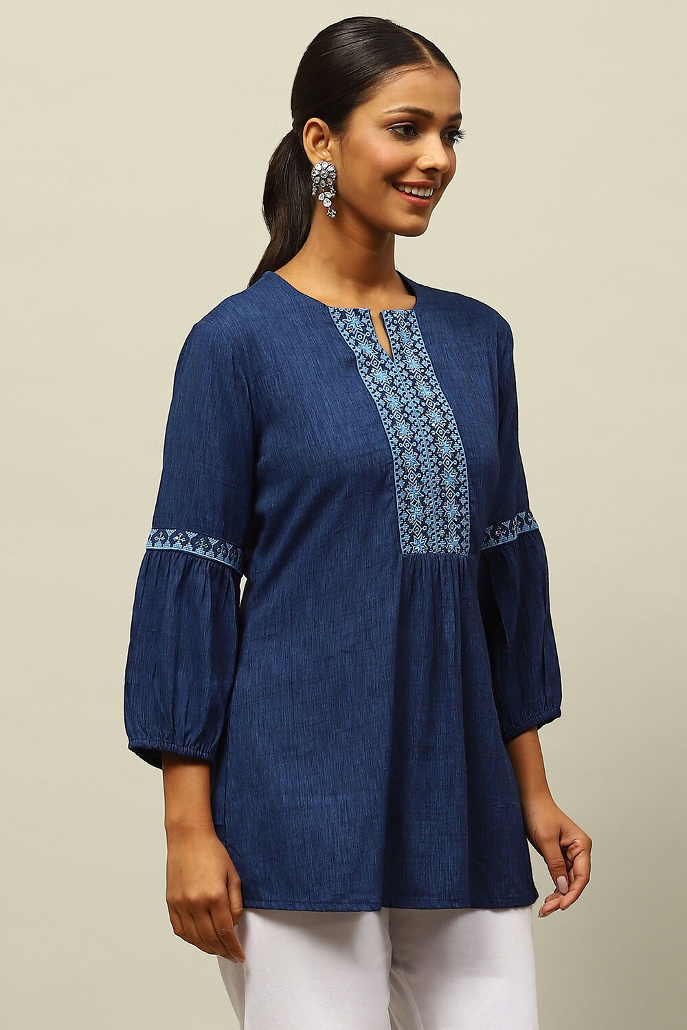 Black Viscose Blend Embroidered Top image number 4