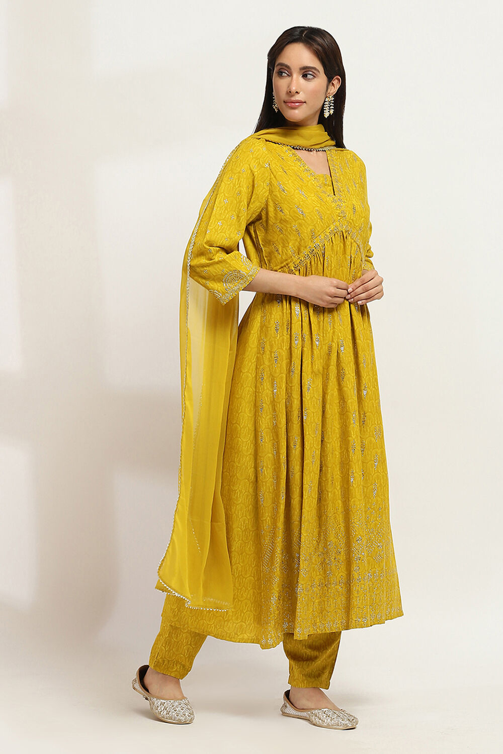 Yellow Rayon Slub Gathered Printed Kurta Palazzo Suit Set image number 5
