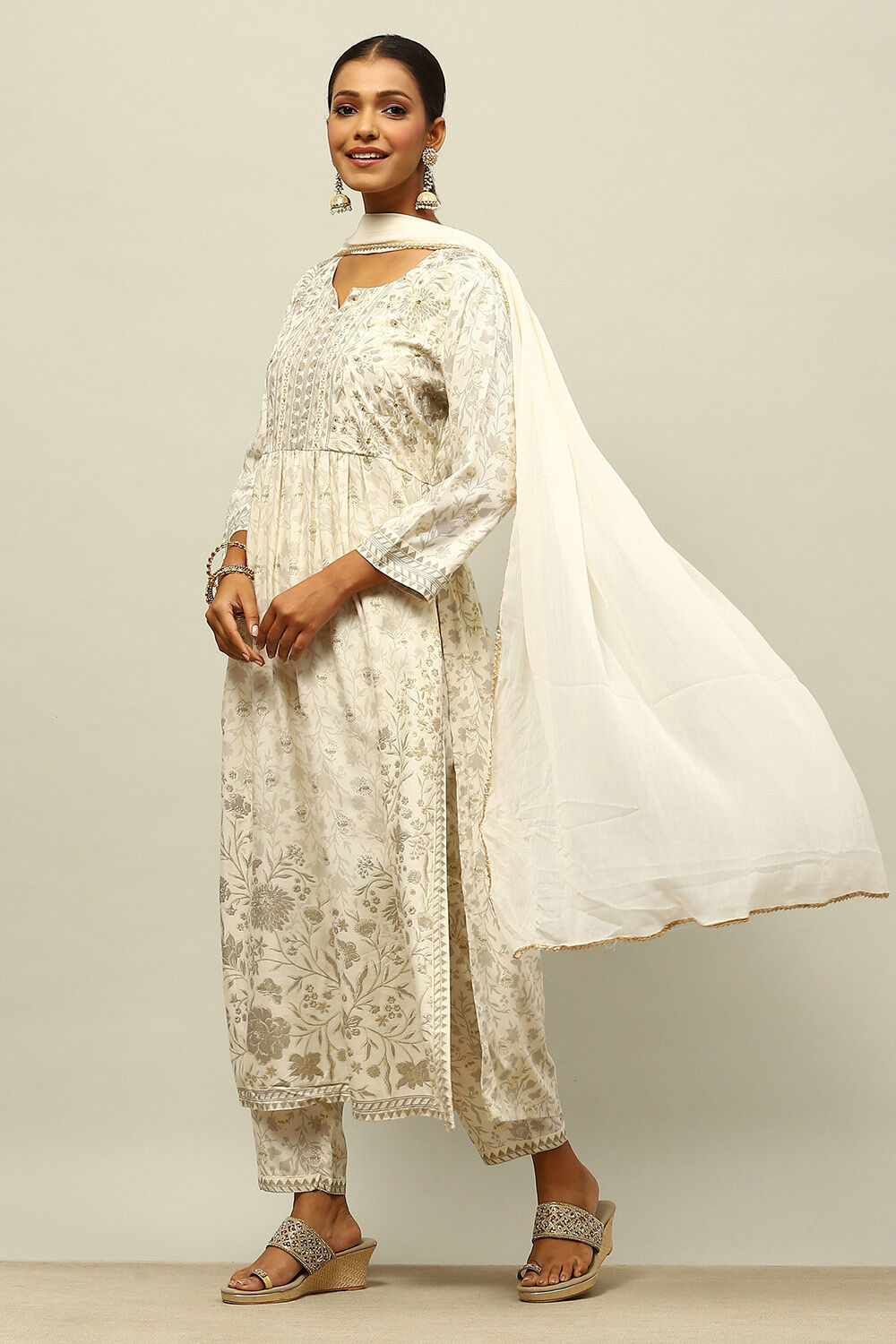 Off White Rayon Gathered Printed Kurta Palazzo Suit Set image number 3