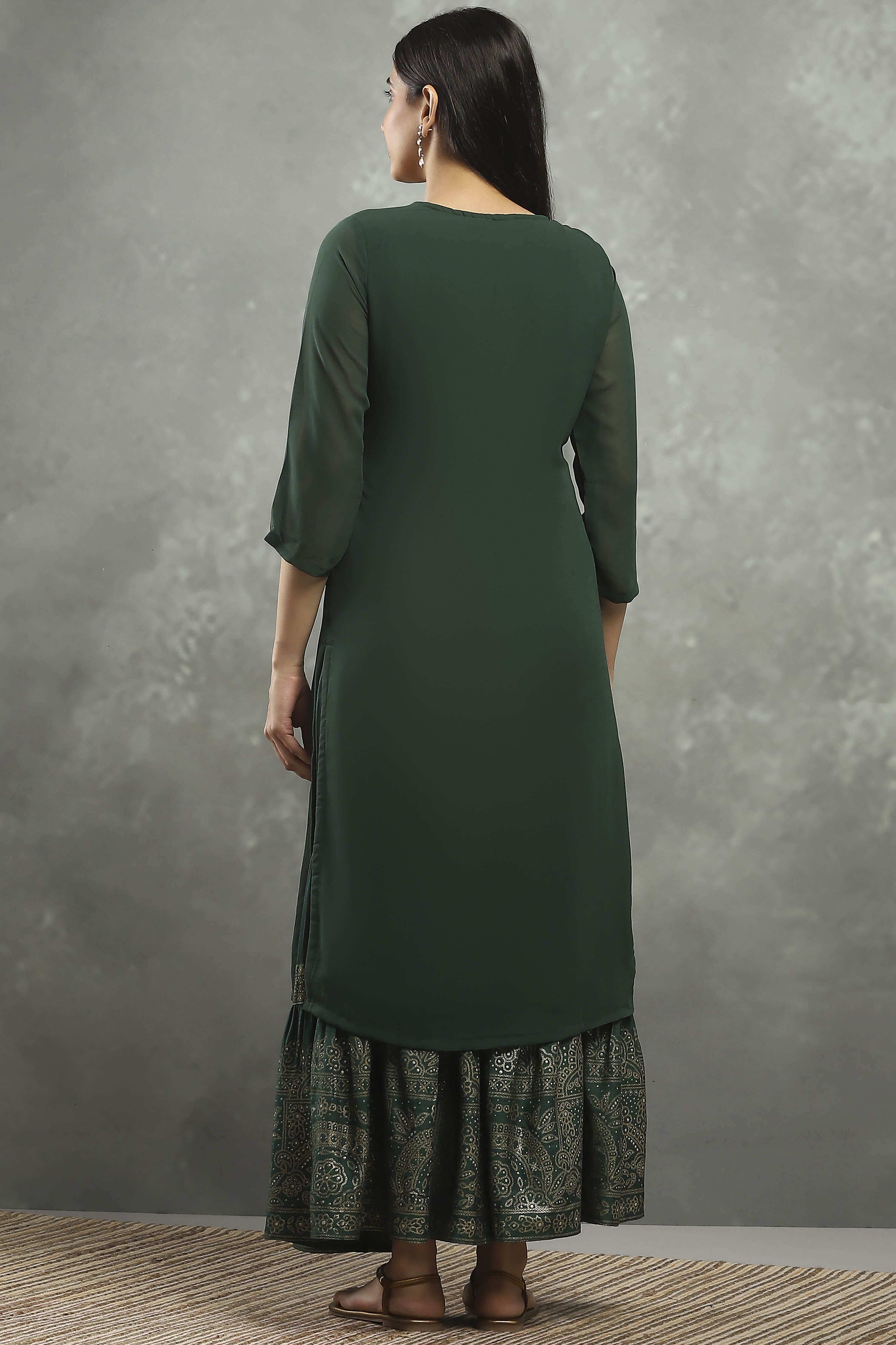 Green Viscose Straight Kurta Pants Set image number 4