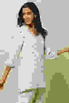 Off-White Geometric Printed Straight Indie Top image number 4