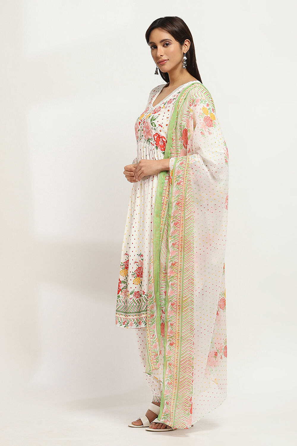 White Viscose Rayon Gathered Set image number 3