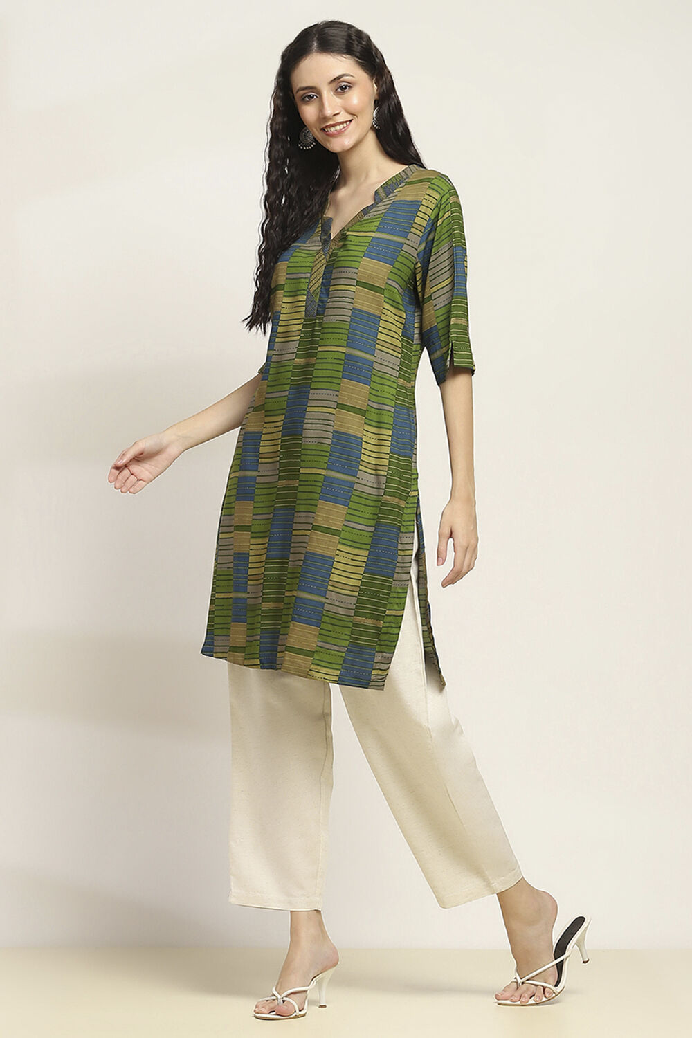 Olive Green Printed Straight Kurta image number 2