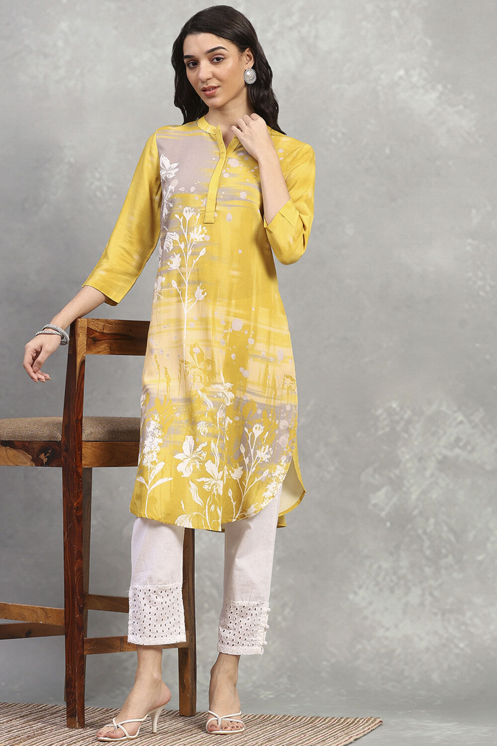 Yellow Viscose Rayon Printed Straight Kurta image number 0