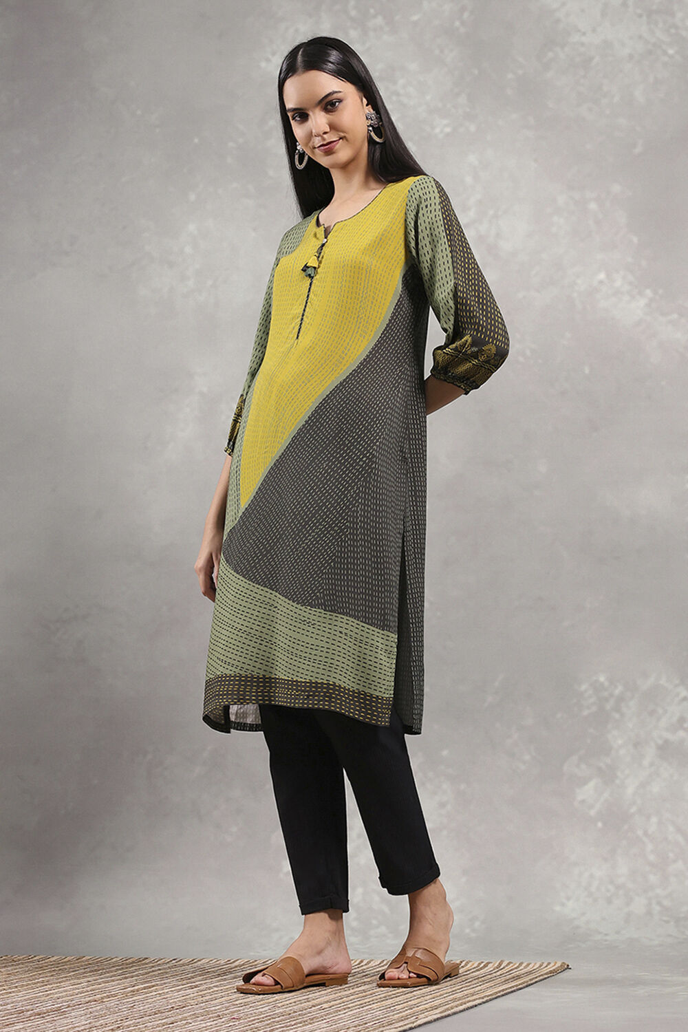 Green Printed Straight Kurta image number 2