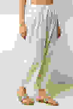 Off-White Cotton Solid Regular Pants image number 3