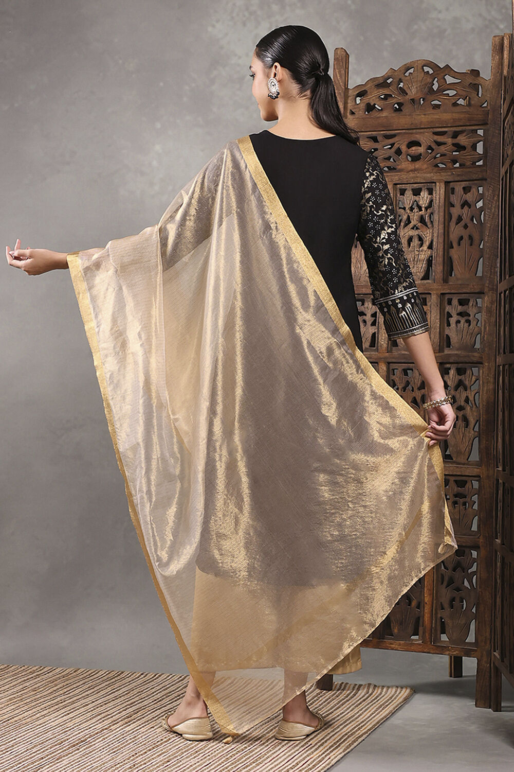 Gold Polyester Yarndyed Dupatta image number 2