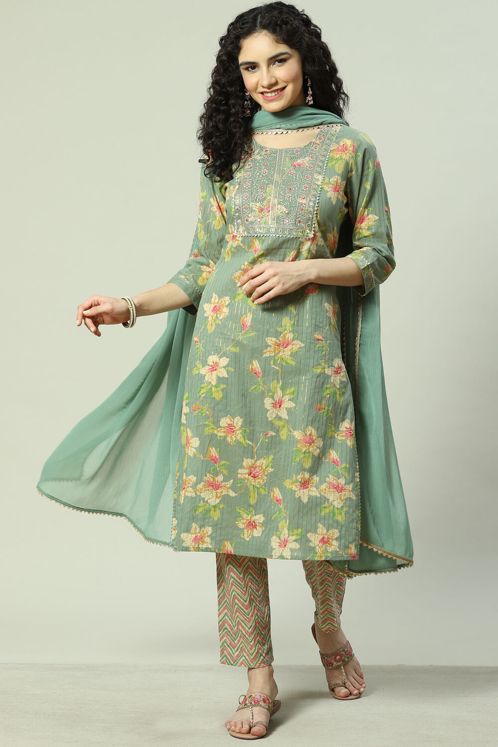 Buy Green Cotton Blend Yard dyed Kurta Pants Suit Set Kurta Palazzo Dupatta by Rangriti