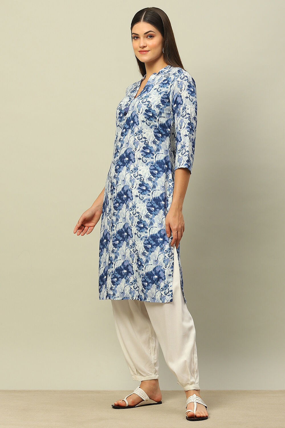 Blue Rayon Printed Straight Kurta image number 2