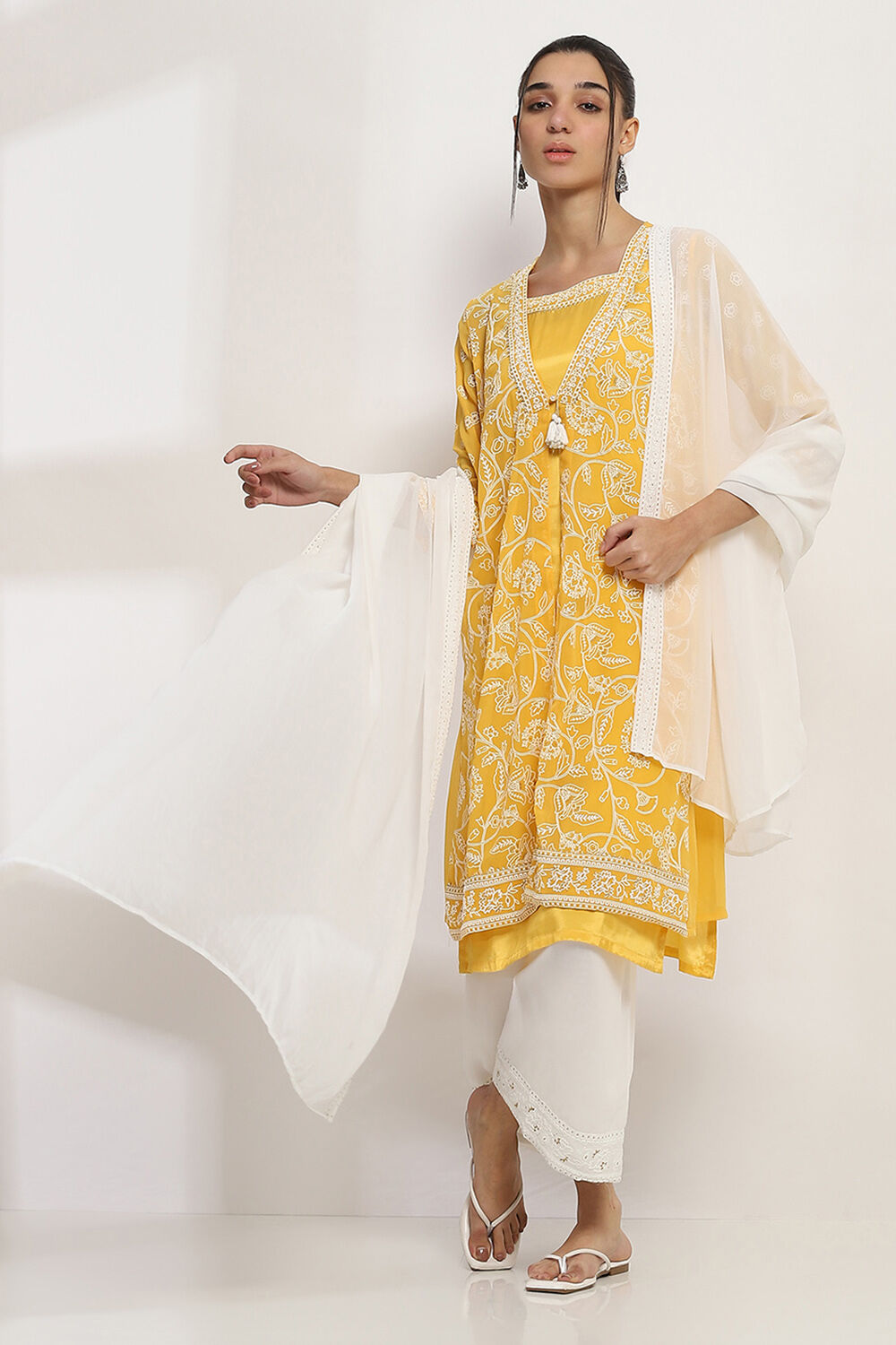 White  Dupatta image number 1