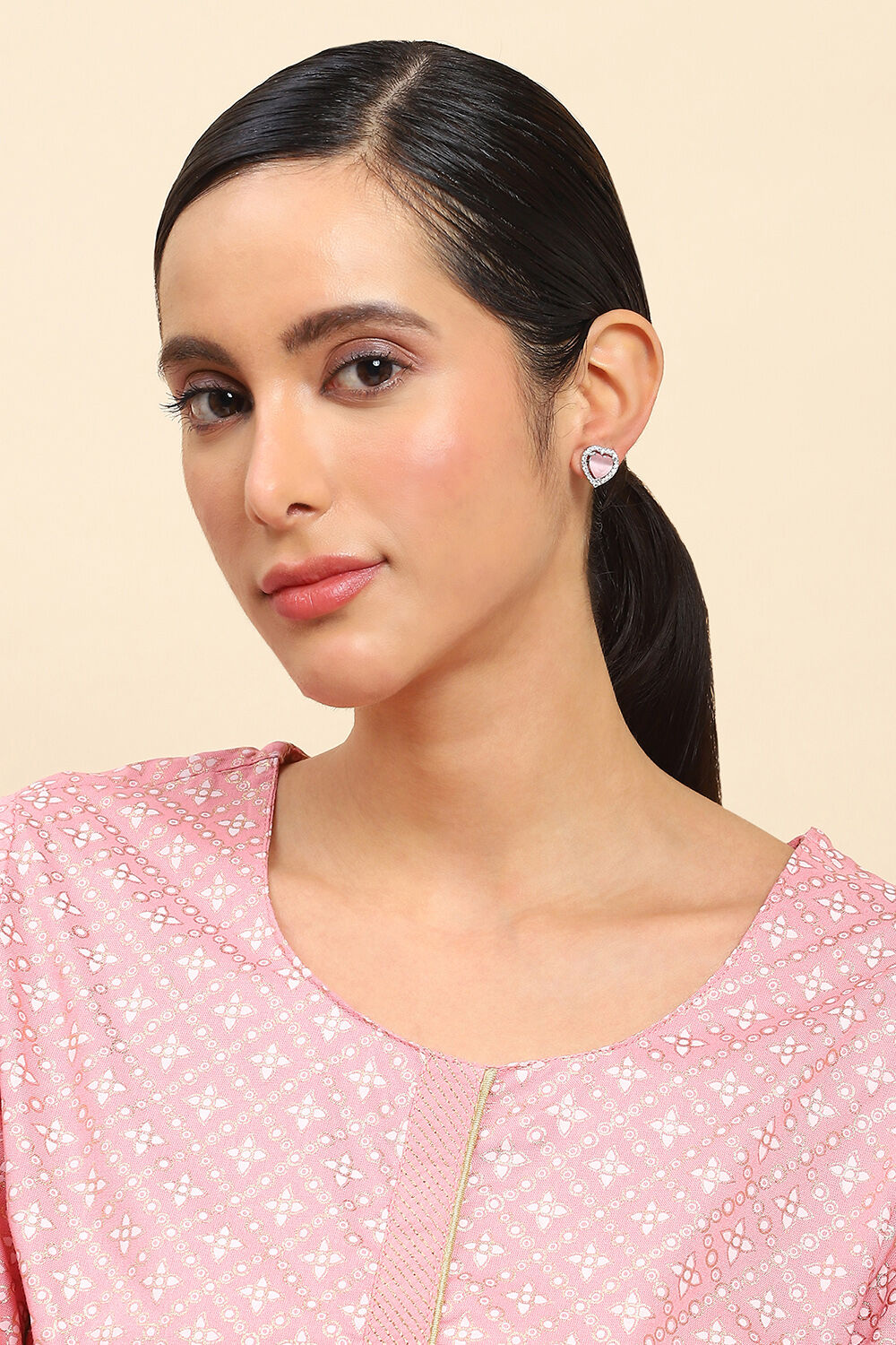 Light Pink Alloy Studs image number 3