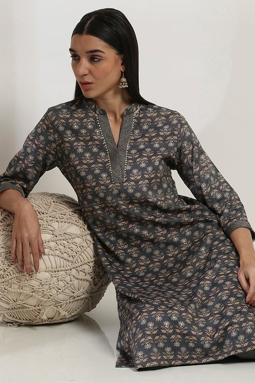 Maroon Printed Straight Kurta Set image number 7
