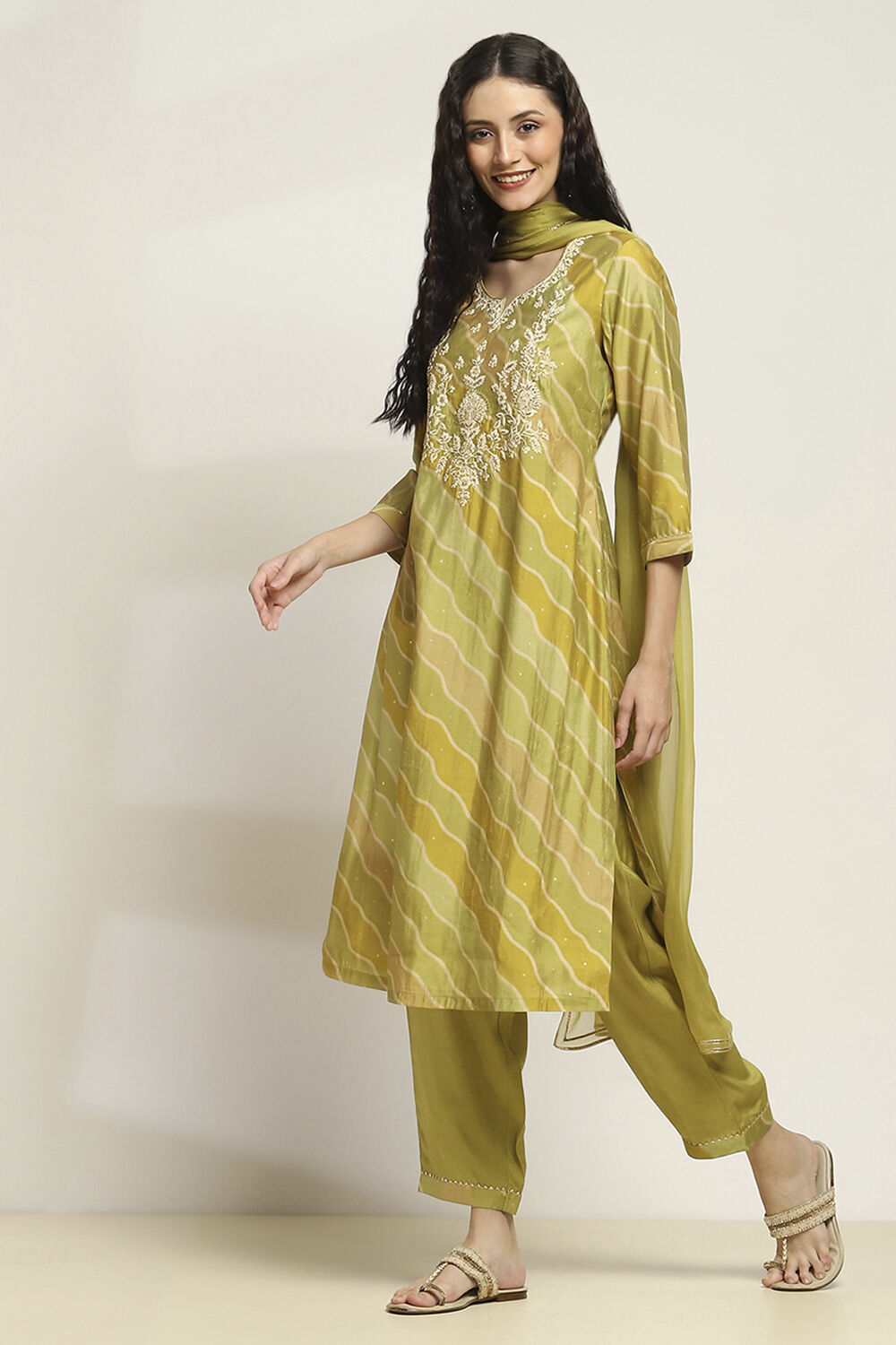 Olive Green Printed Straight Kurta Set image number 3
