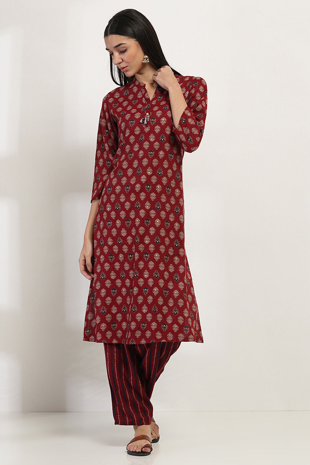 Red Cotton Blend Straight Kurta Set image number 6
