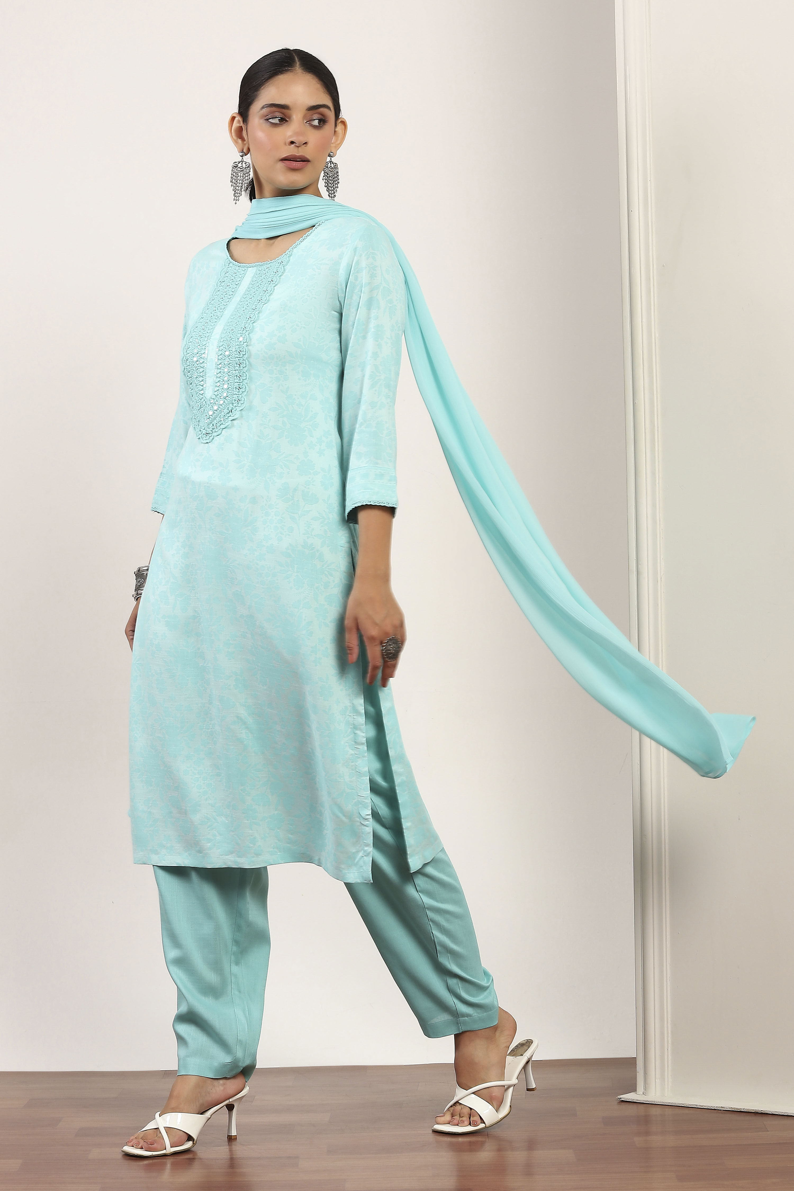 Blue Rayon Straight Suit Sets image number 3