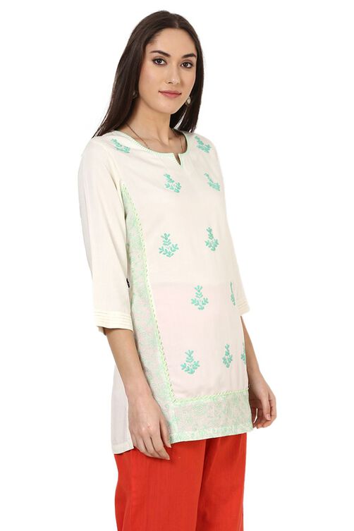 White Straight Viscose Rayon Indie Top image number 3